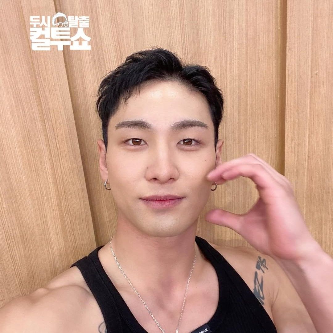 Behind-the-scenes cut of Baekho