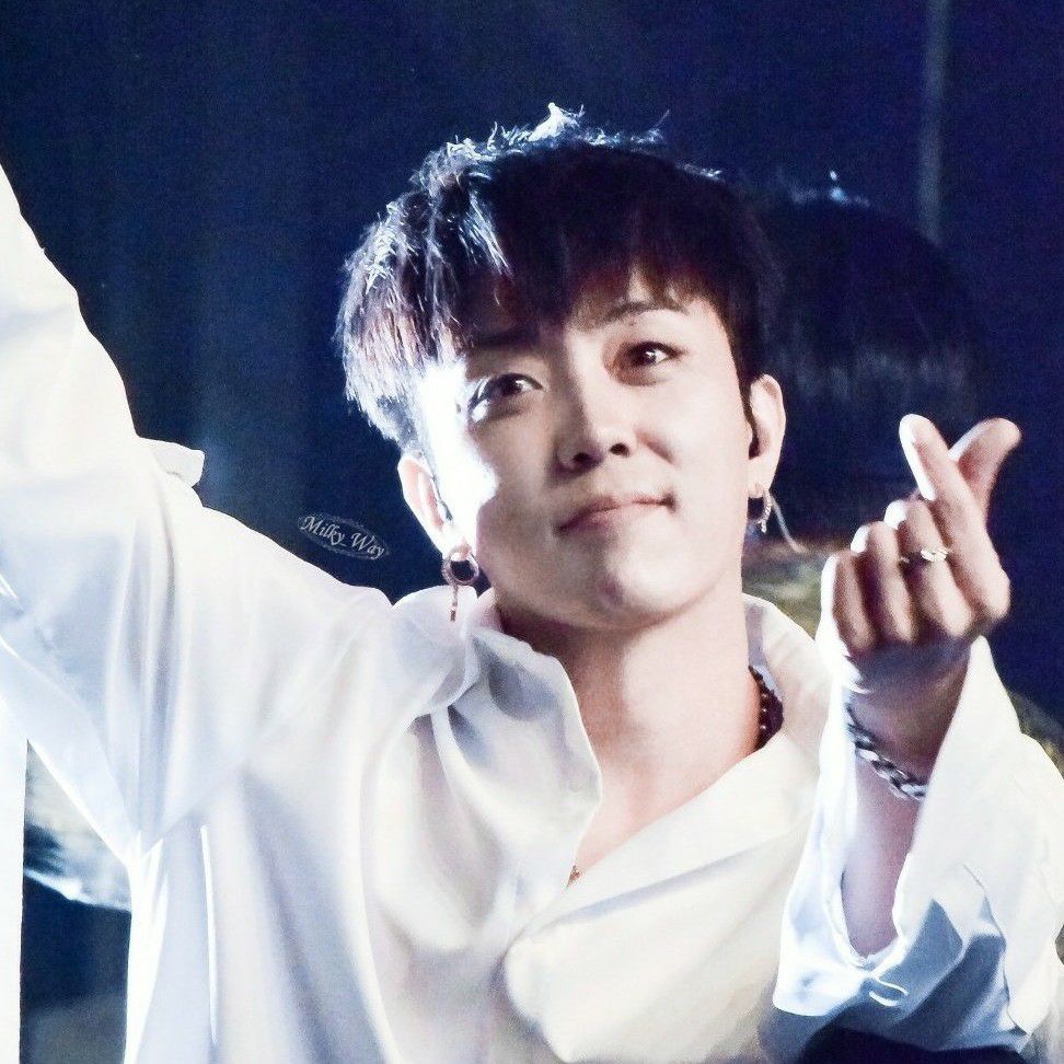 Recent activity shot of Eun Jiwon (SECHSKIES)