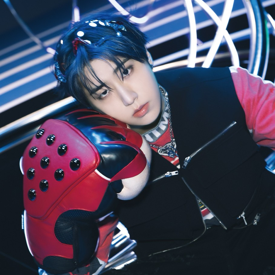 Latest photo of HAN (Stray Kids)
