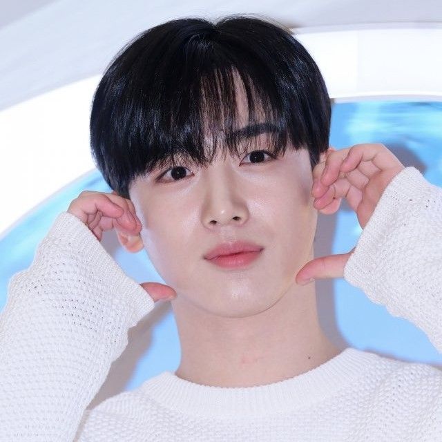 A moment captured by Kim Yohan (WEi)'s fan