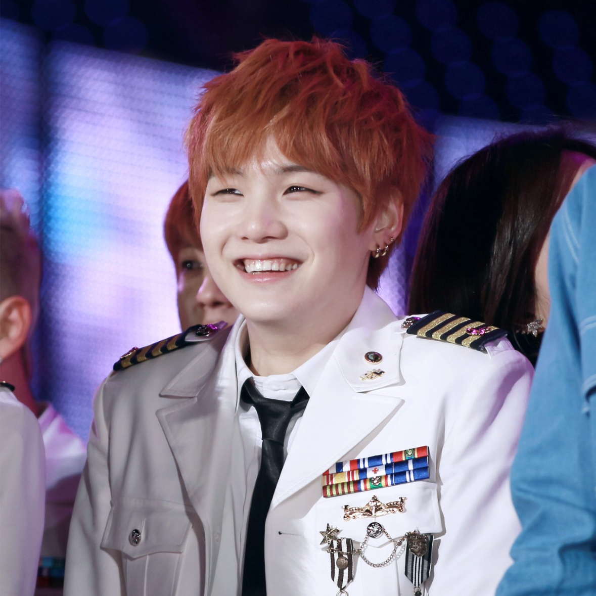 SUGA (防弹少年团)的幕后花絮