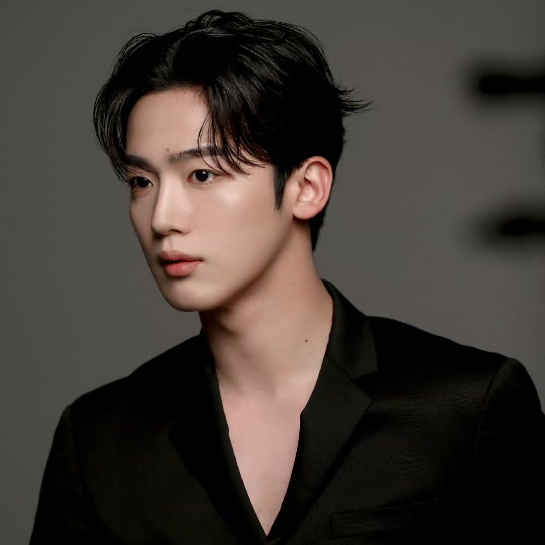 김요한 (위아이) 최근 활동샷