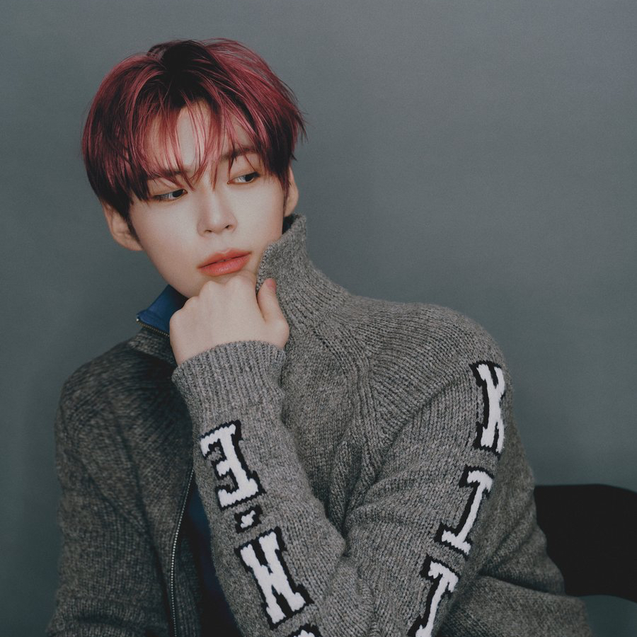 Recent activity shot of Sung Hanbin (ZEROBASEONE)