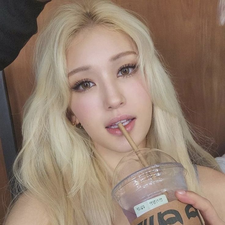 Latest photo of Jeon Somi