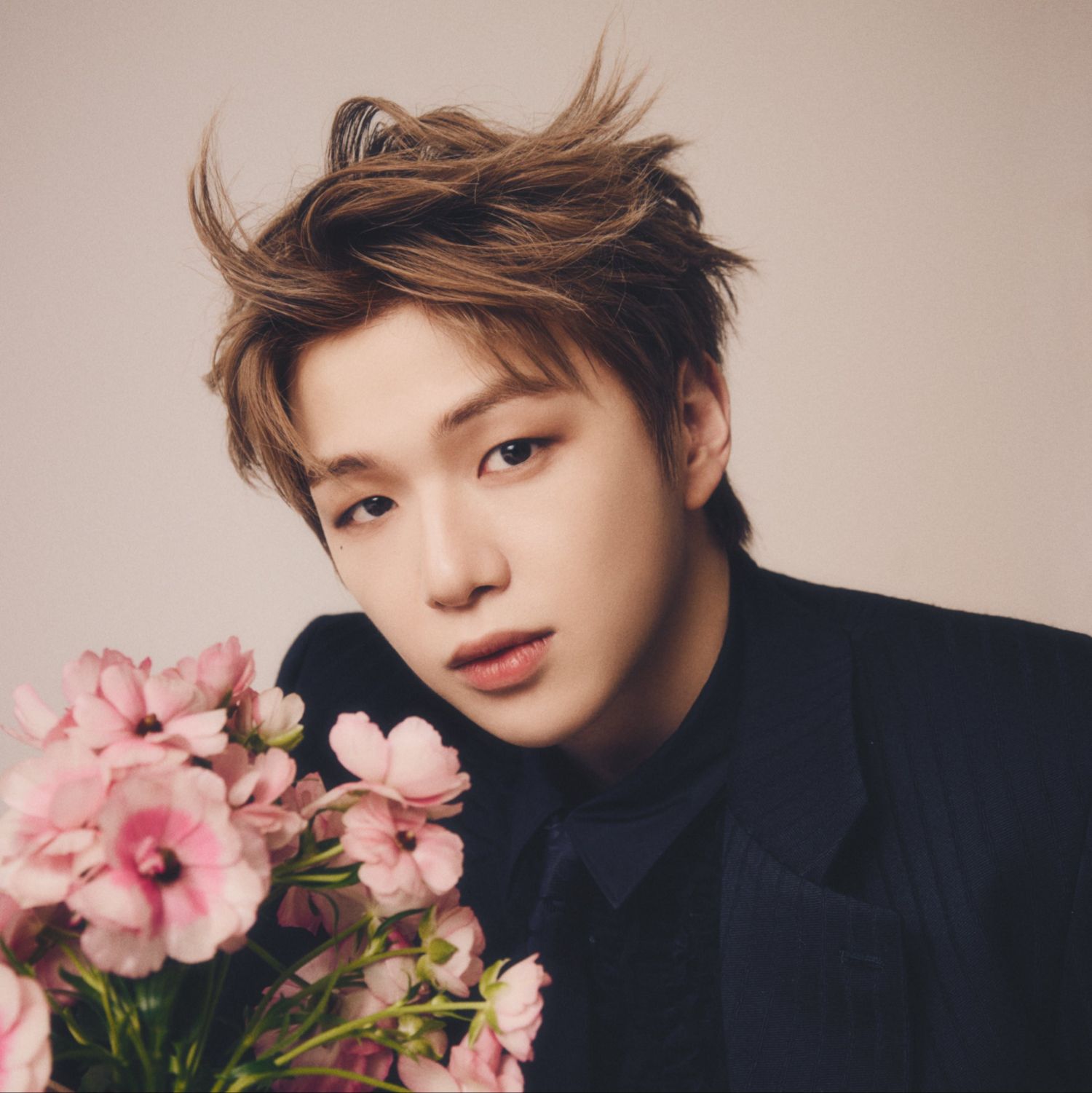 Behind-the-scenes cut of Kang Daniel