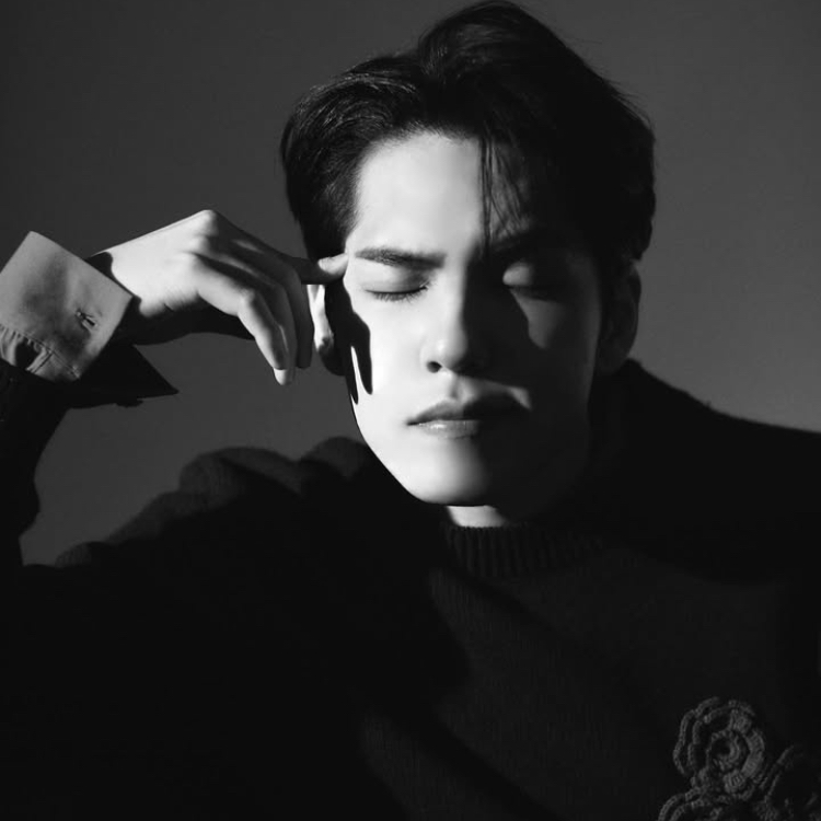 元弼 (DAY6)的最新照片