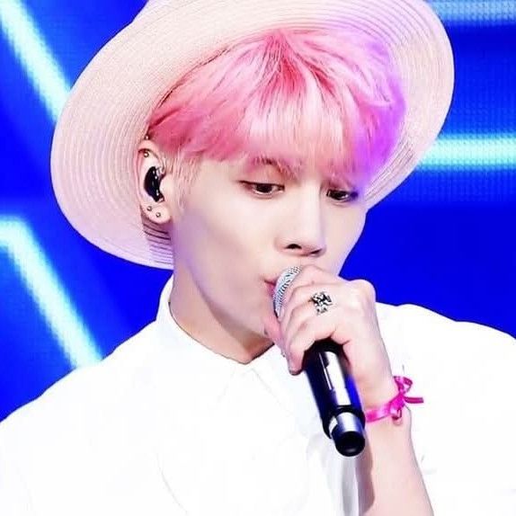 Latest photo of Jonghyun (SHINee)