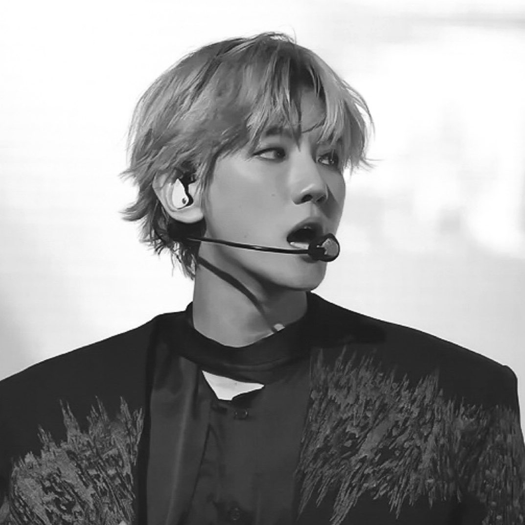 백현 (EXO) 최근 활동샷