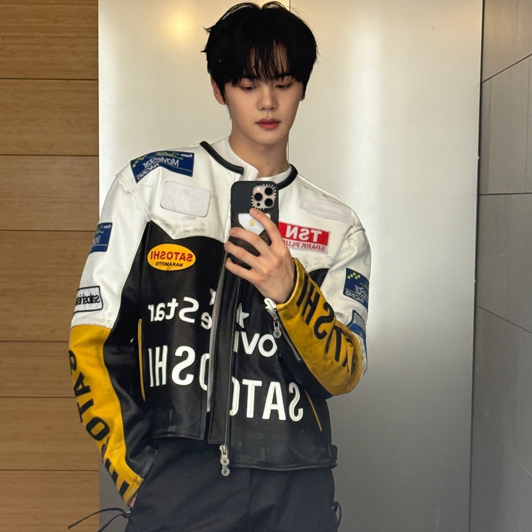 Recent activity shot of Kim Gyuvin (ZEROBASEONE)