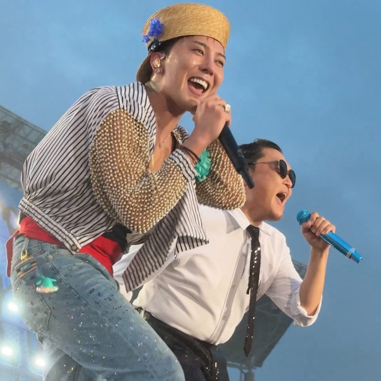 A moment captured by G-DRAGON (BIGBANG)'s fan
