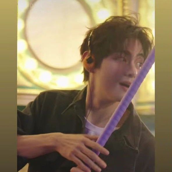 V (防彈少年團)粉絲拍下的瞬間