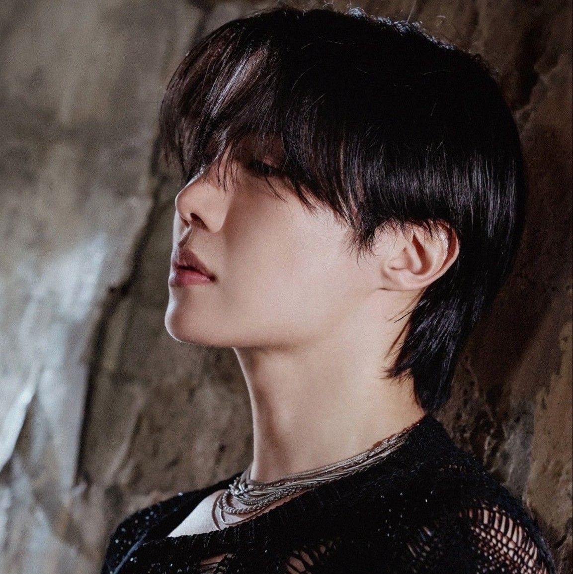 Foto terbaru j-hope (BTS)