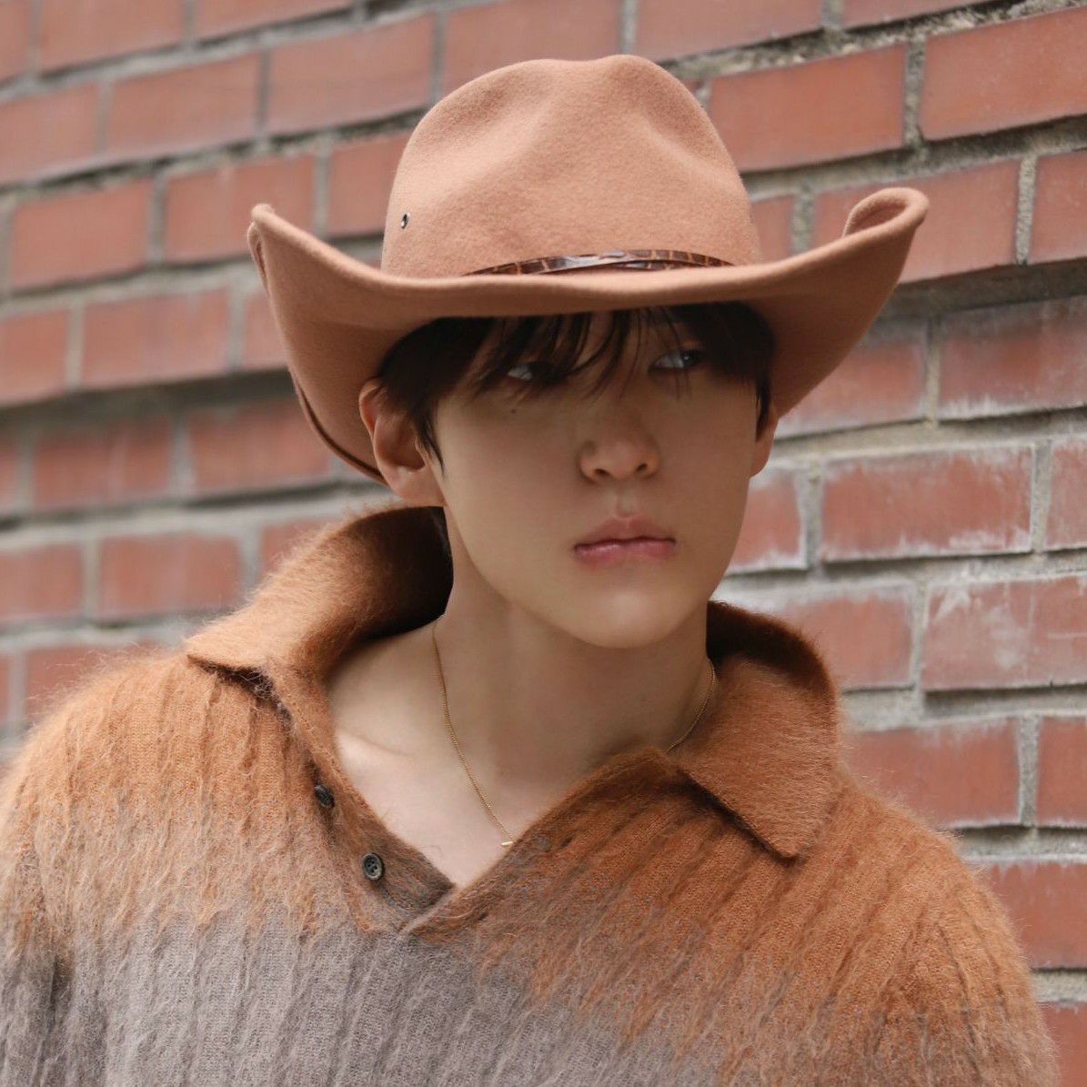 Recent activity shot of LEO (VIXX)