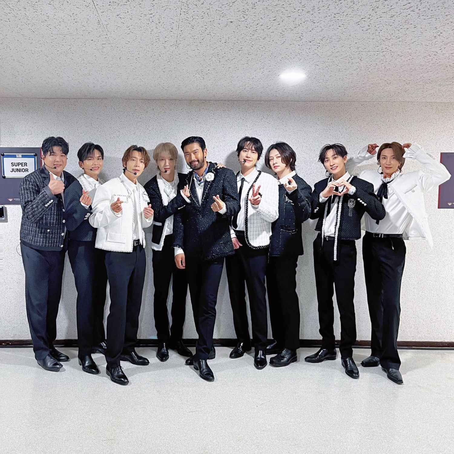 Latest photo of Super Junior