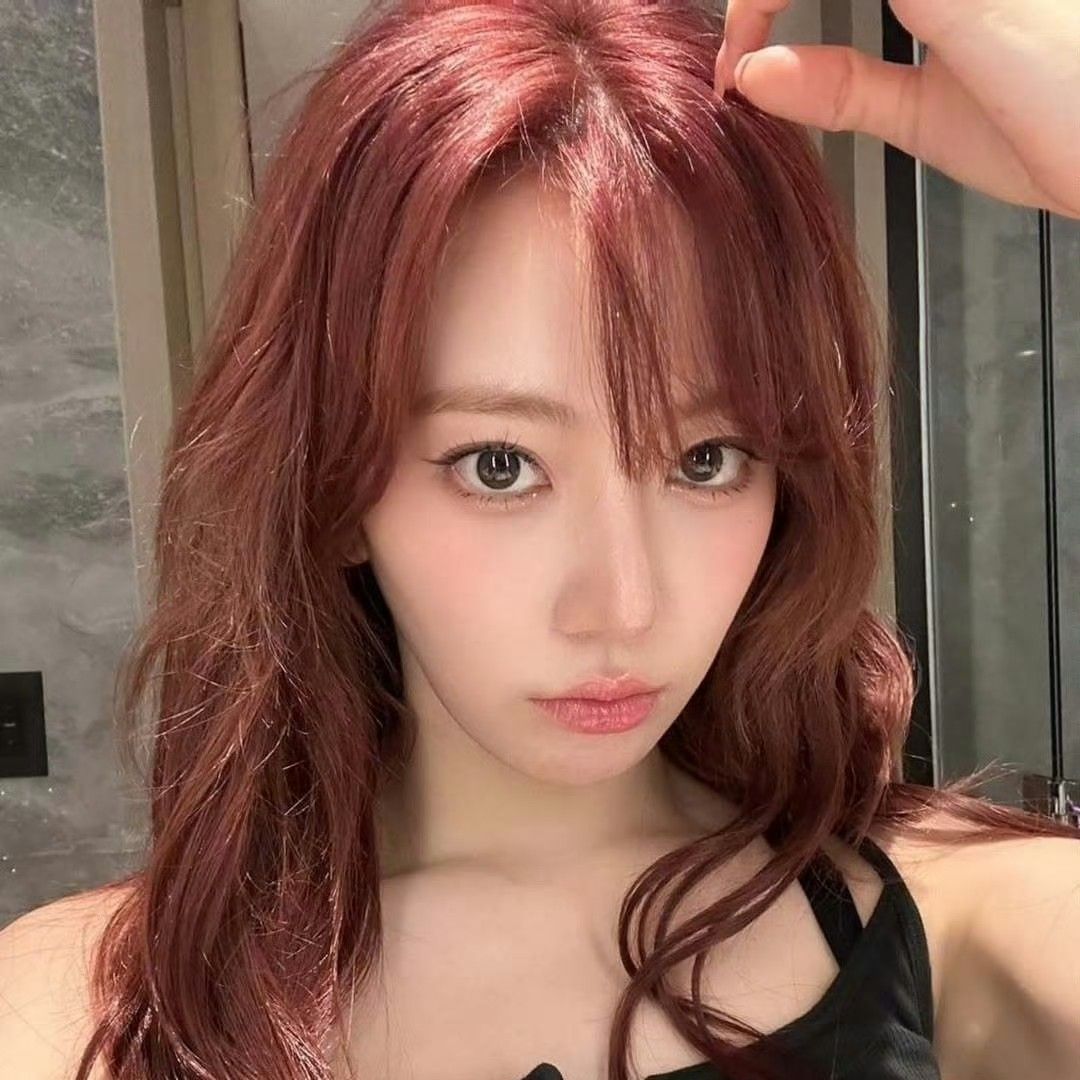 사쿠라 (르세라핌)의 최신 사진