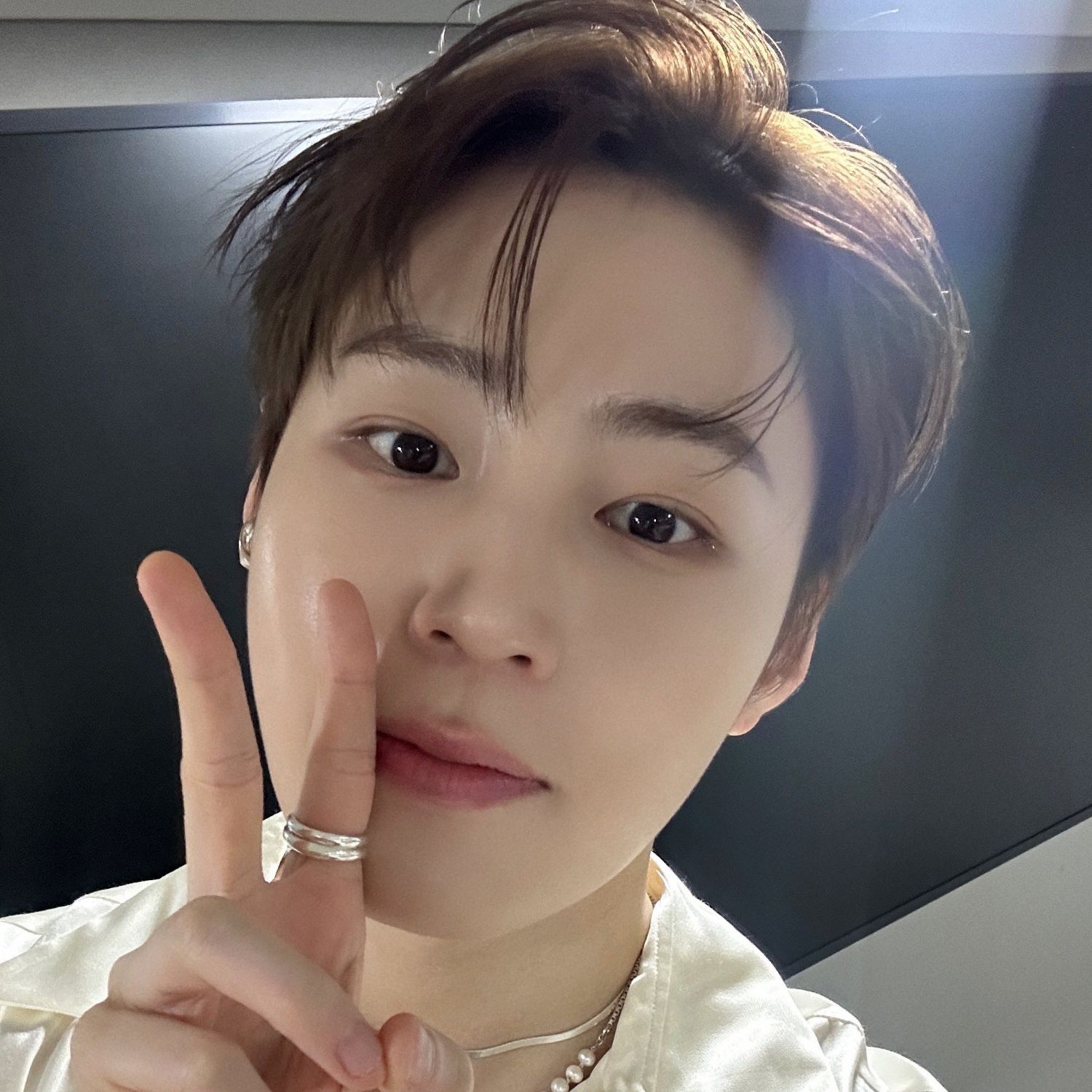 A moment captured by Ha Sungwoon's fan