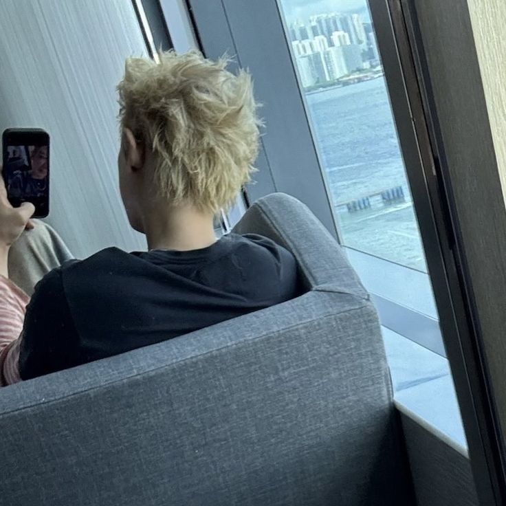 A moment captured by Chanyeol (EXO)'s fan