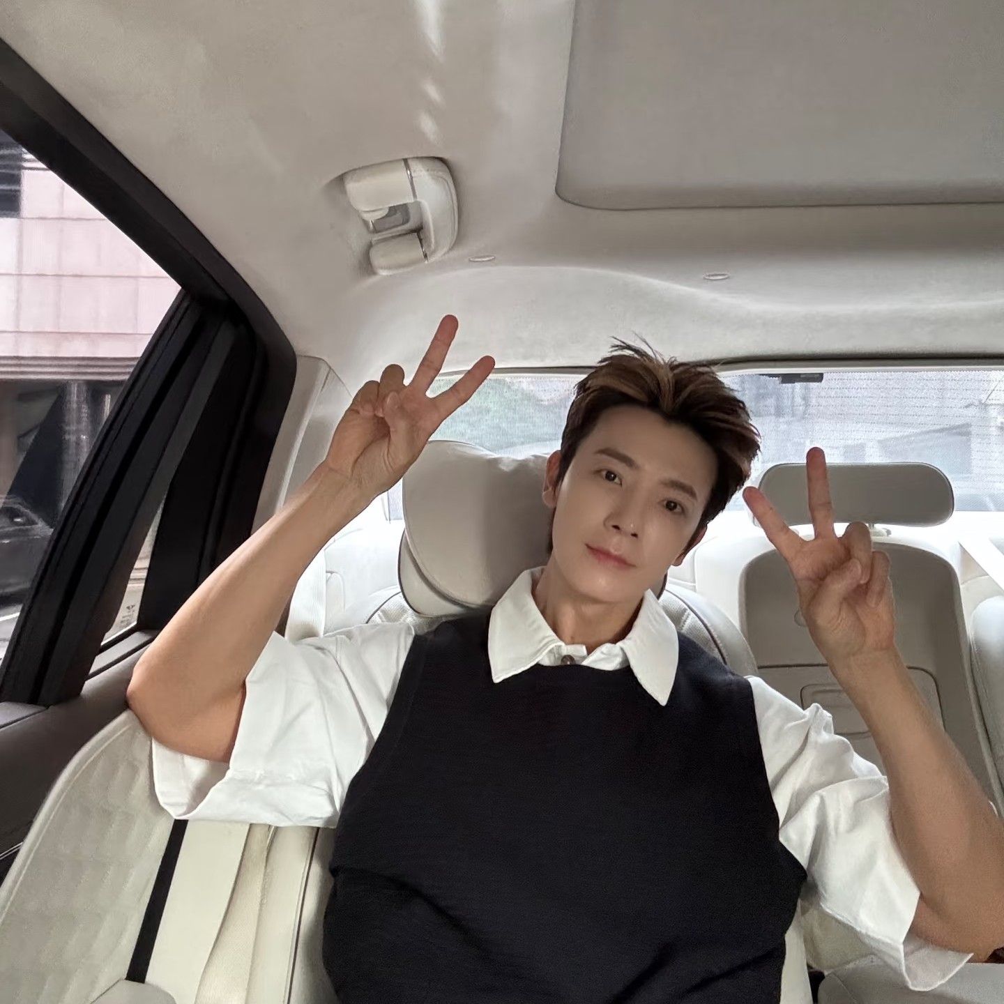 Latest photo of Donghae (Super Junior)