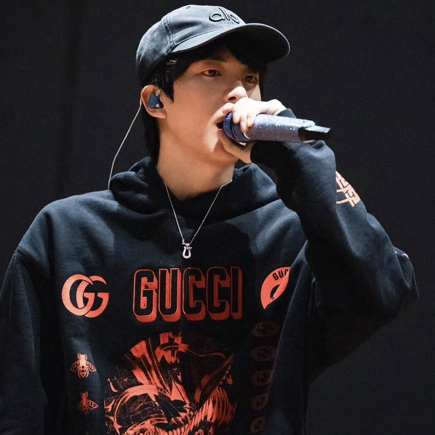 진 (방탄소년단)의 비하인드 컷