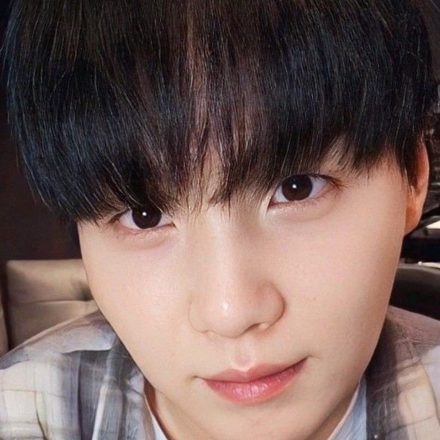 Latest photo of SUGA (BTS)