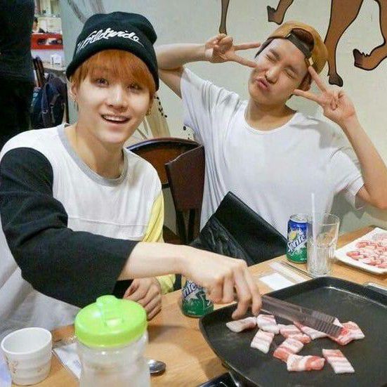 SUGA (BTS)の舞台裏ショット