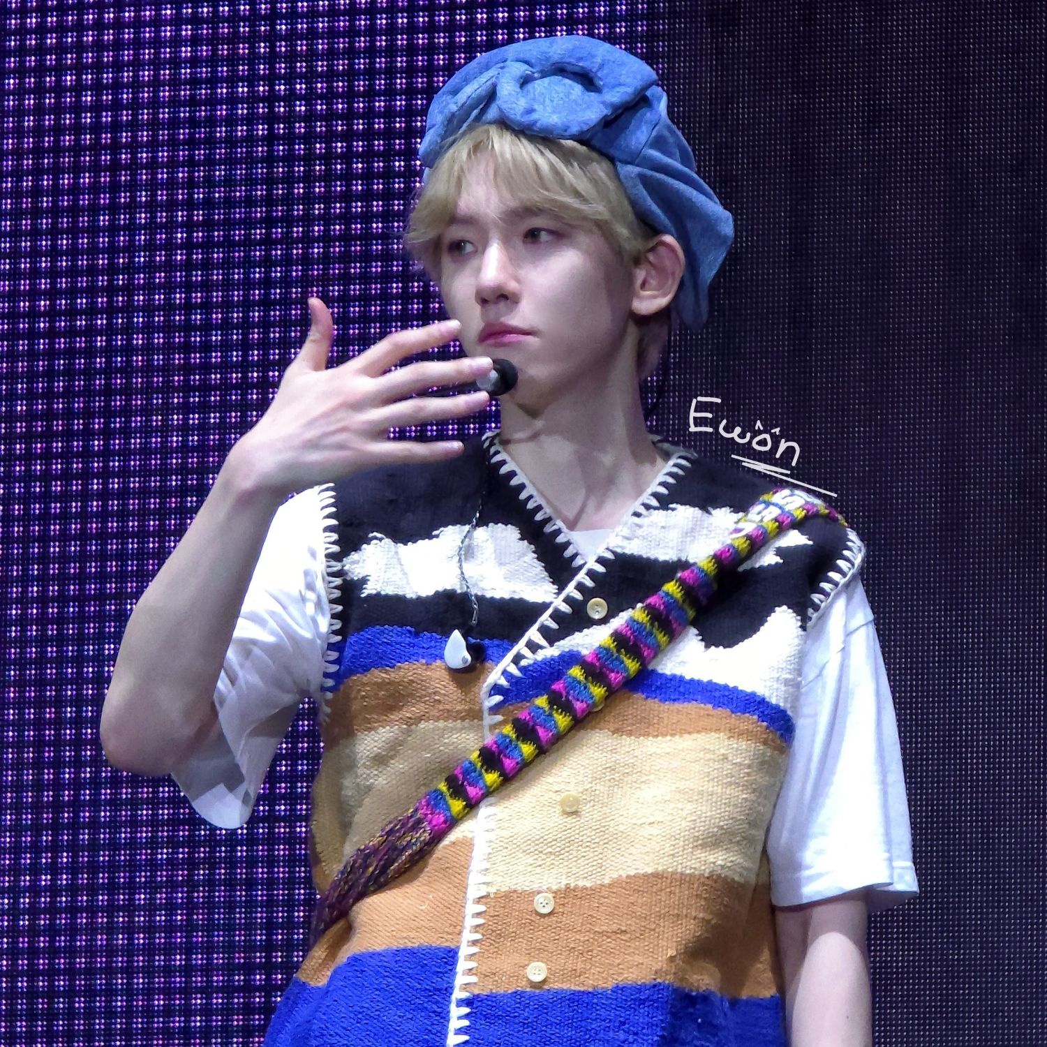 A moment captured by Baekhyun (EXO)'s fan