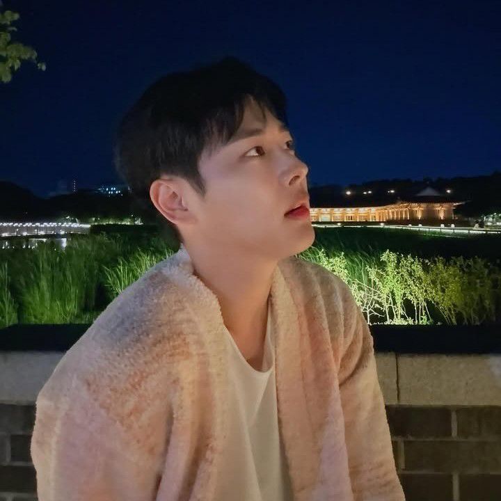A moment captured by Choi Byungchan's fan