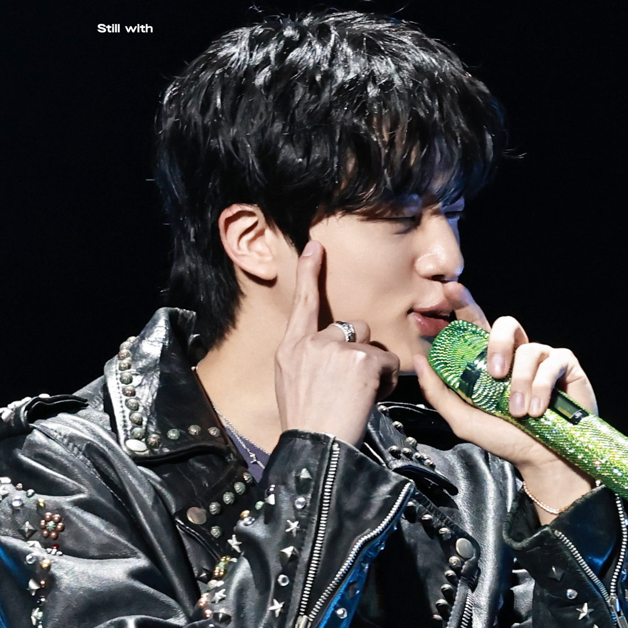 Foto aktivitas terbaru Jin (BTS)