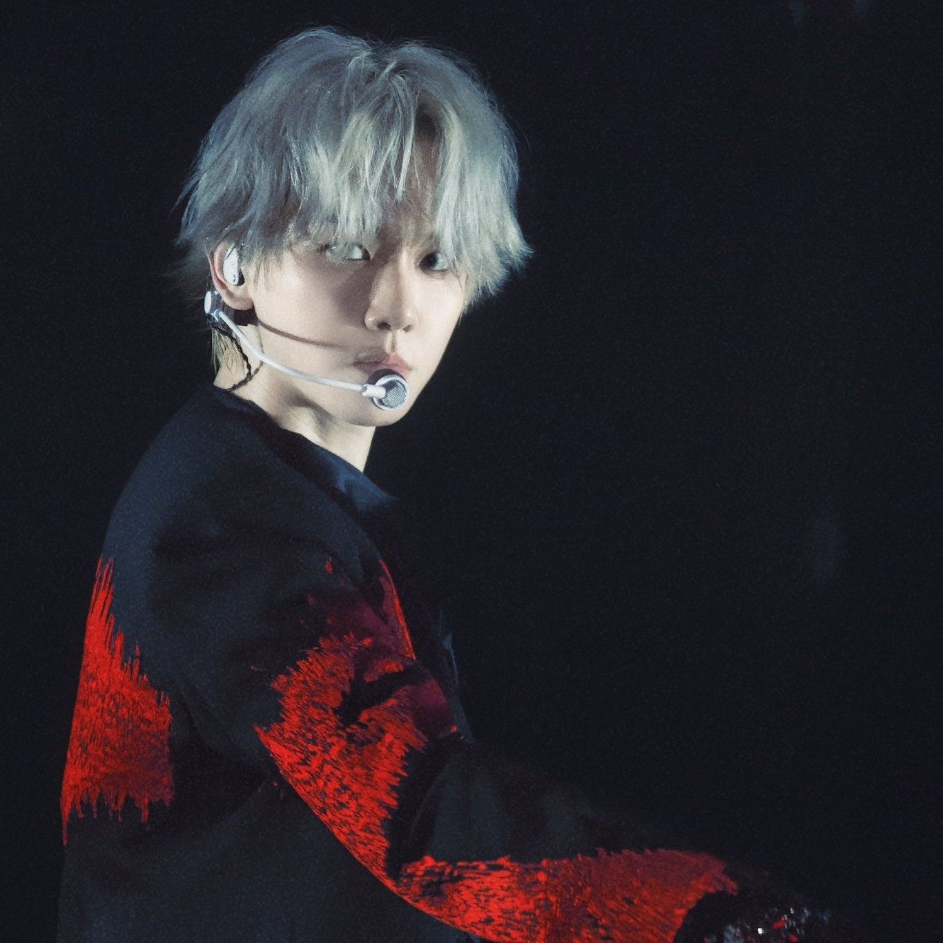 A moment captured by Baekhyun (EXO)'s fan