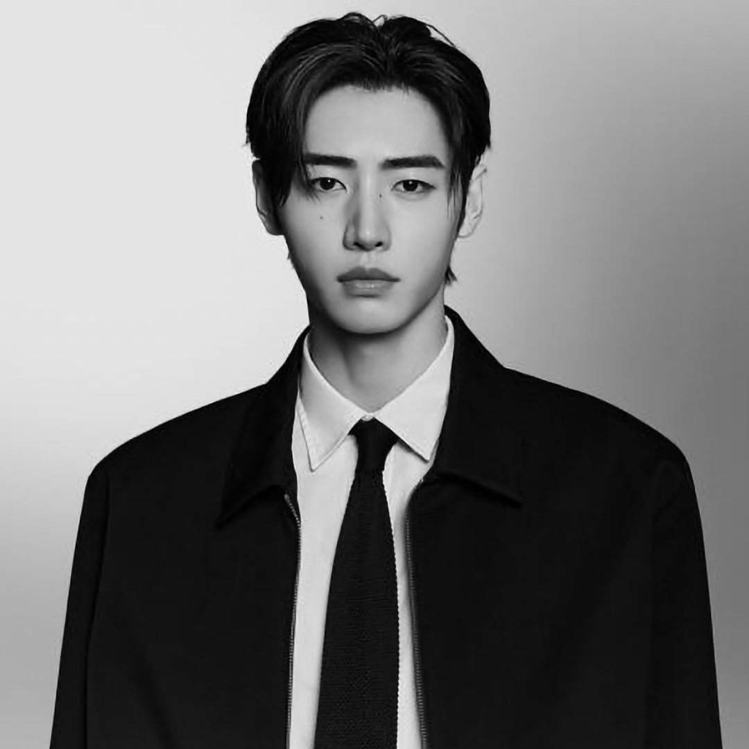 Foto aktivitas terbaru Sunghoon (ENHYPEN)