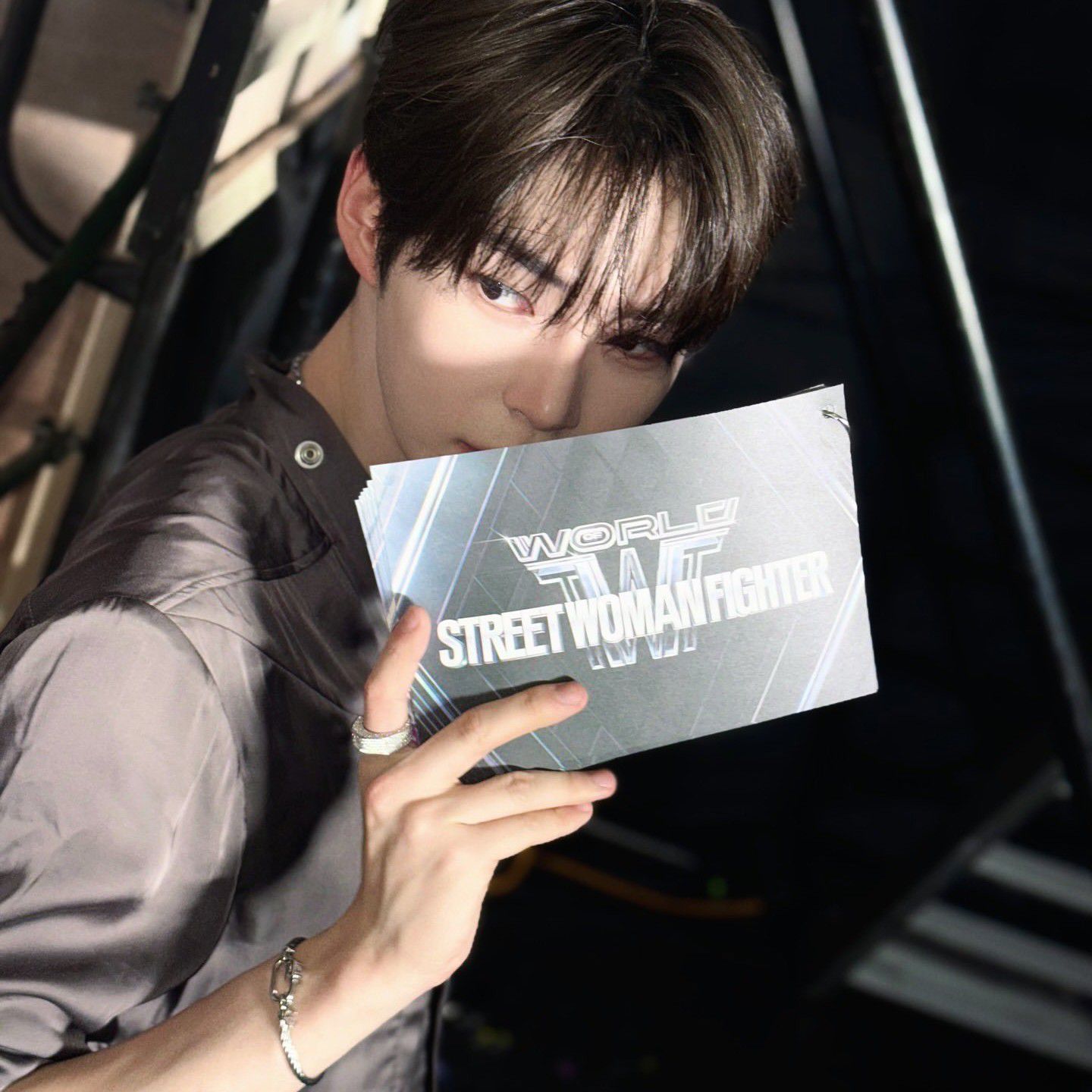 Behind-the-scenes cut of Sung Hanbin (ZEROBASEONE)