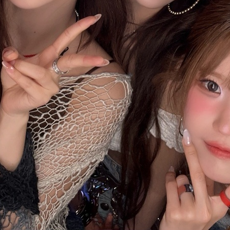 A moment captured by fromis (9)'s fan