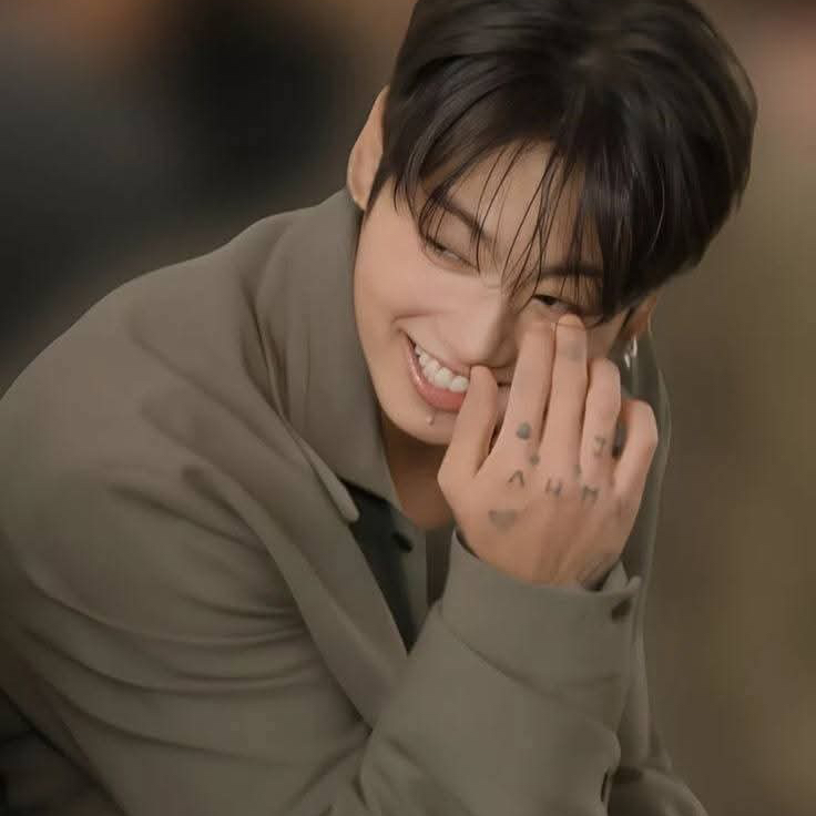 Behind-the-scenes cut of BTS