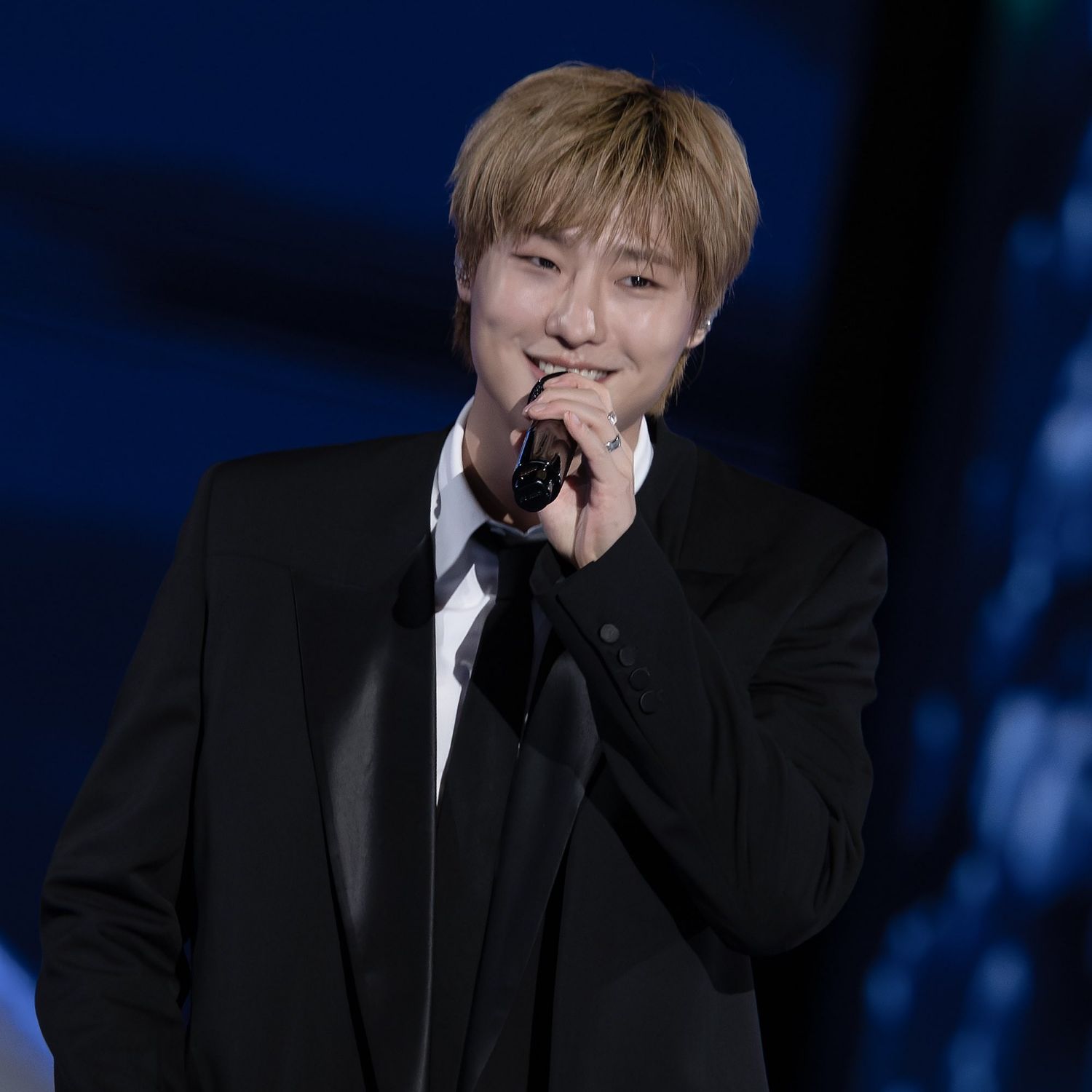 A moment captured by WOODZ's fan