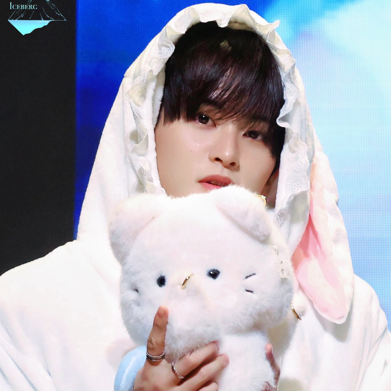 A moment captured by Mark (NCT 127, NCT DREAM)'s fan