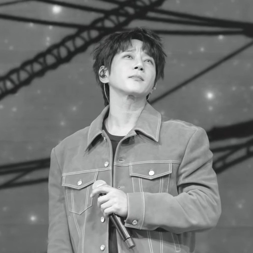 Foto terbaru Hwang Chiyeol