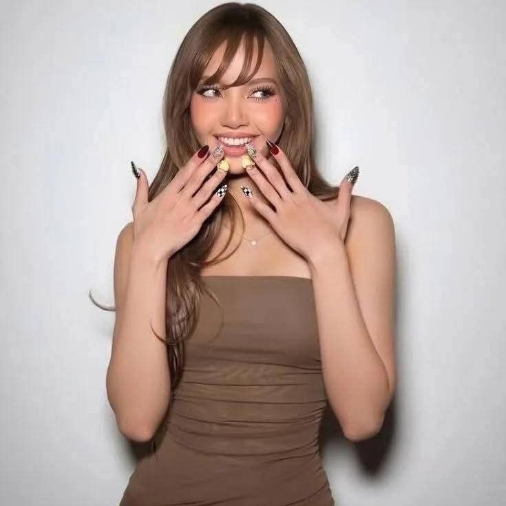 리사 (BLACKPINK)의 최신 사진