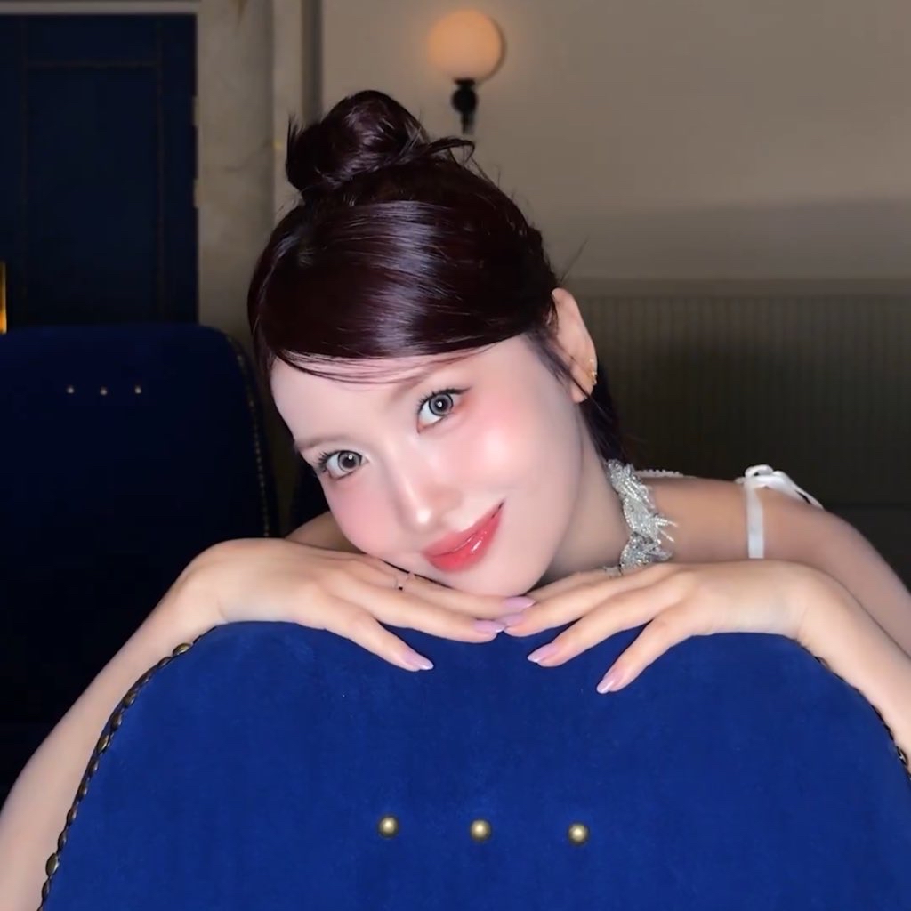 A moment captured by Momo (TWICE)'s fan