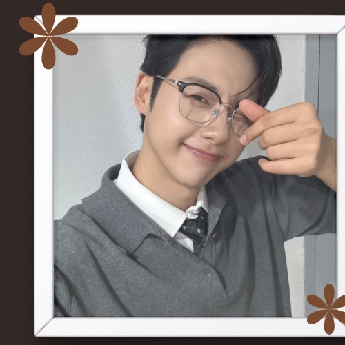 Behind-the-scenes cut of CNU (B1A4)