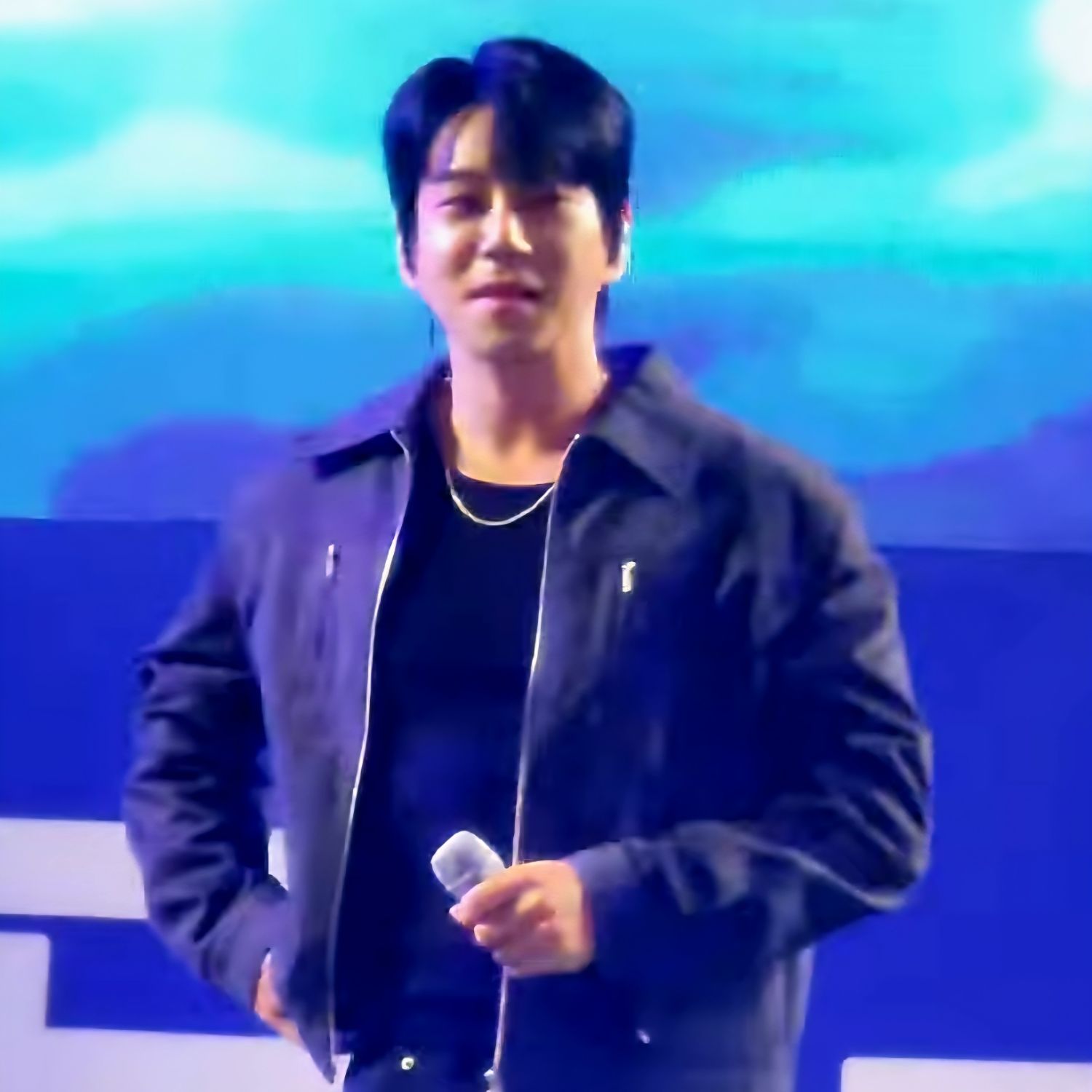 Behind-the-scenes cut of Hwang Chiyeol