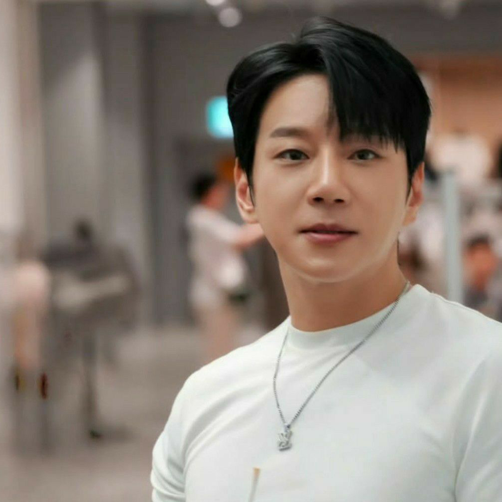 Behind-the-scenes cut of Hwang Chiyeol