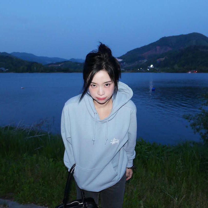 A moment captured by DREAMCATCHER's fan