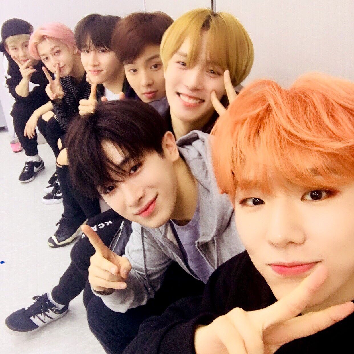 몬스타엑스의 비하인드 컷