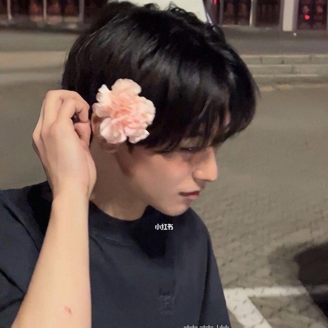 柱延 (THE BOYZ)的最新活動照片