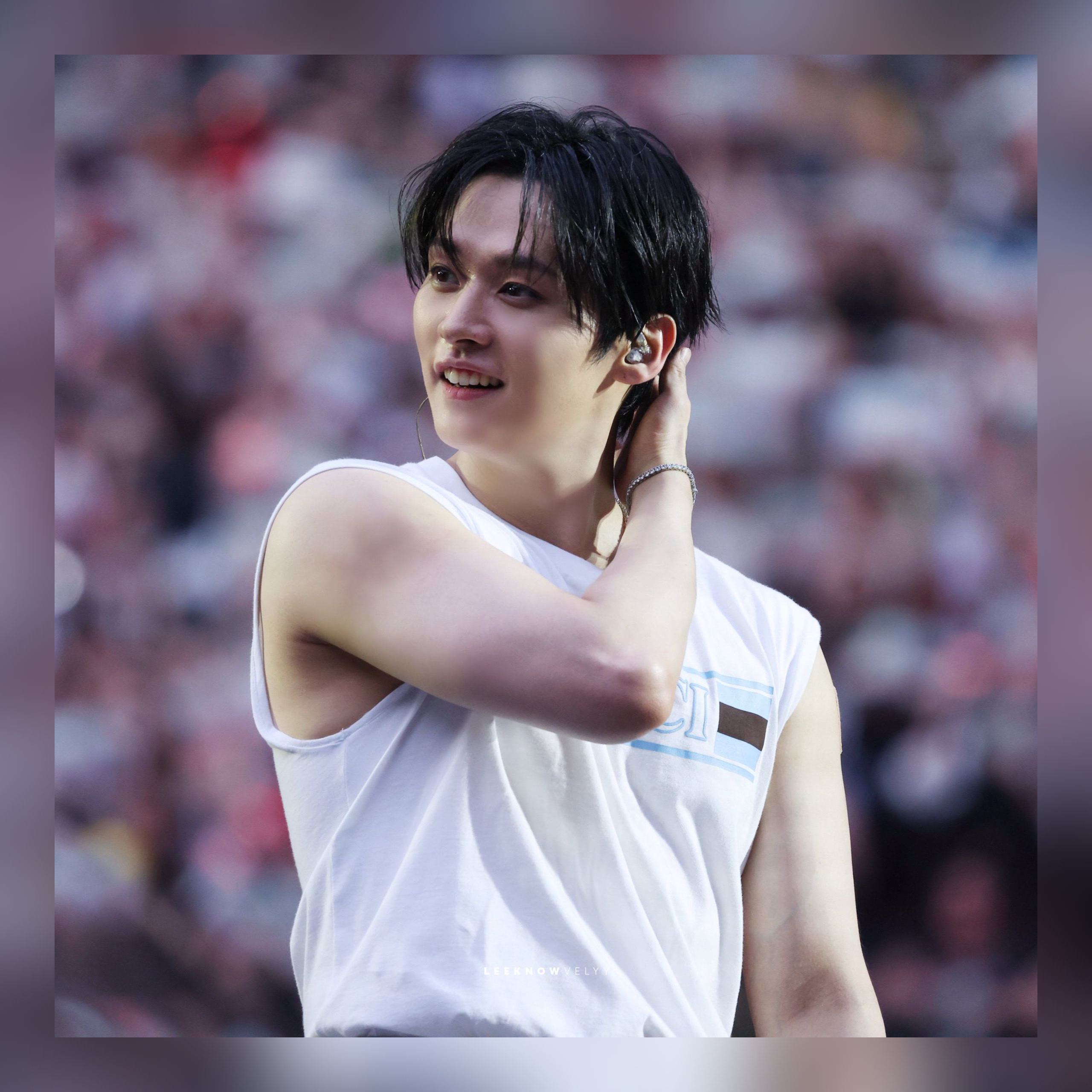 A moment captured by Lee Know (Stray Kids)'s fan