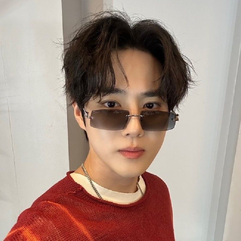 Behind-the-scenes cut of Suho (EXO)