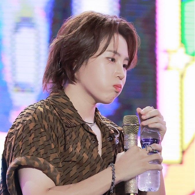 A moment captured by Ha Sungwoon's fan