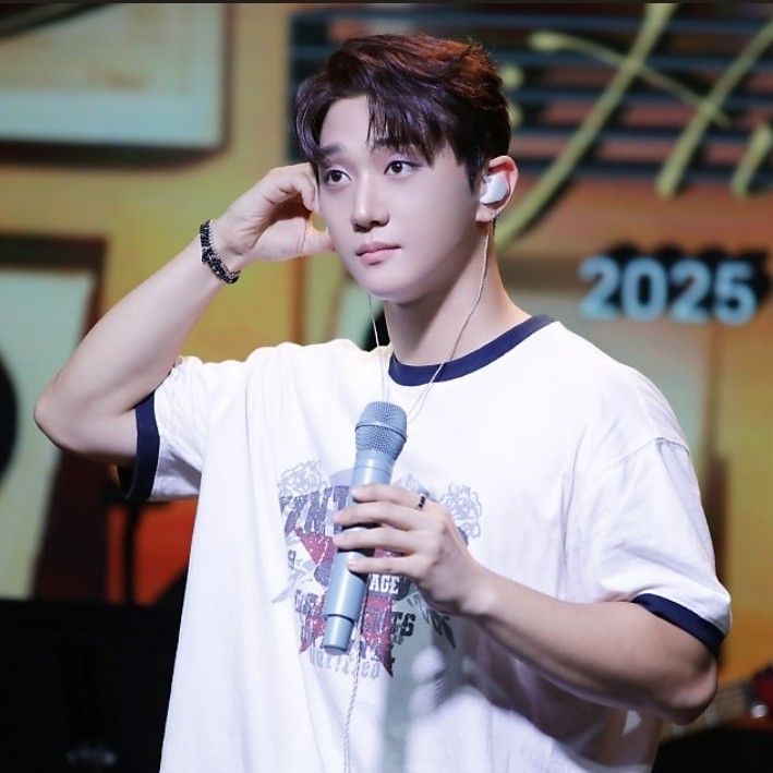 Recent activity shot of Hong Joochan (GoldenChild)