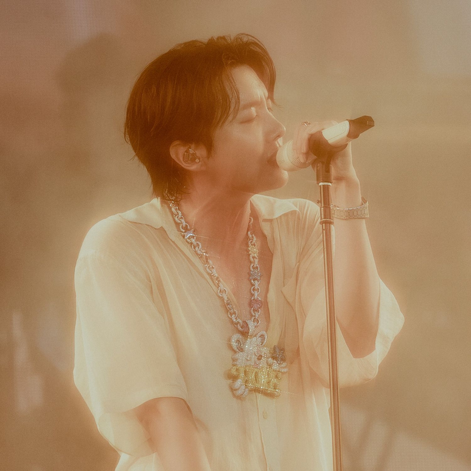 Foto terbaru j-hope (BTS)