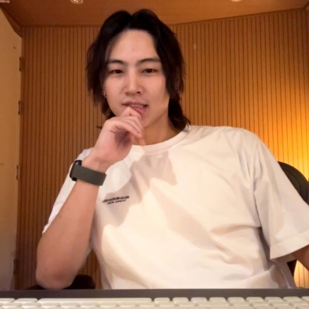 Recent activity shot of JAY B (GOT7)